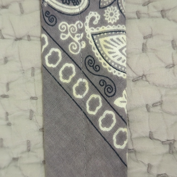 Pre stitched Bedazzled bandana - Picture 6 of 7